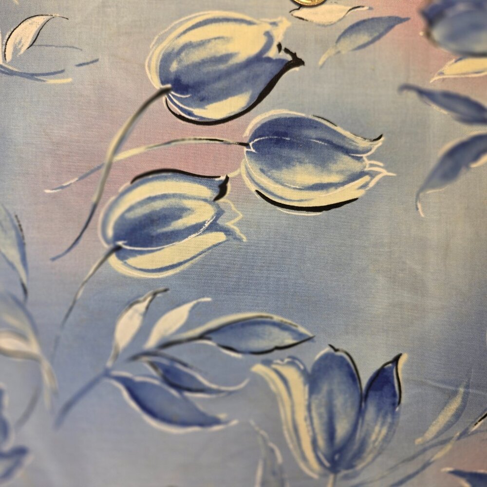 Large Blue Tulips Cotton Quilting Fabric Jo-Ann Fabrics 36 x 44 inches wide - Picture 6 of 13